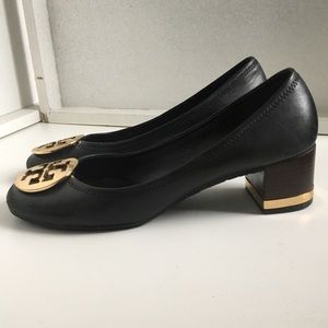 Tory Burch ‘Amy’ Pumps with Box